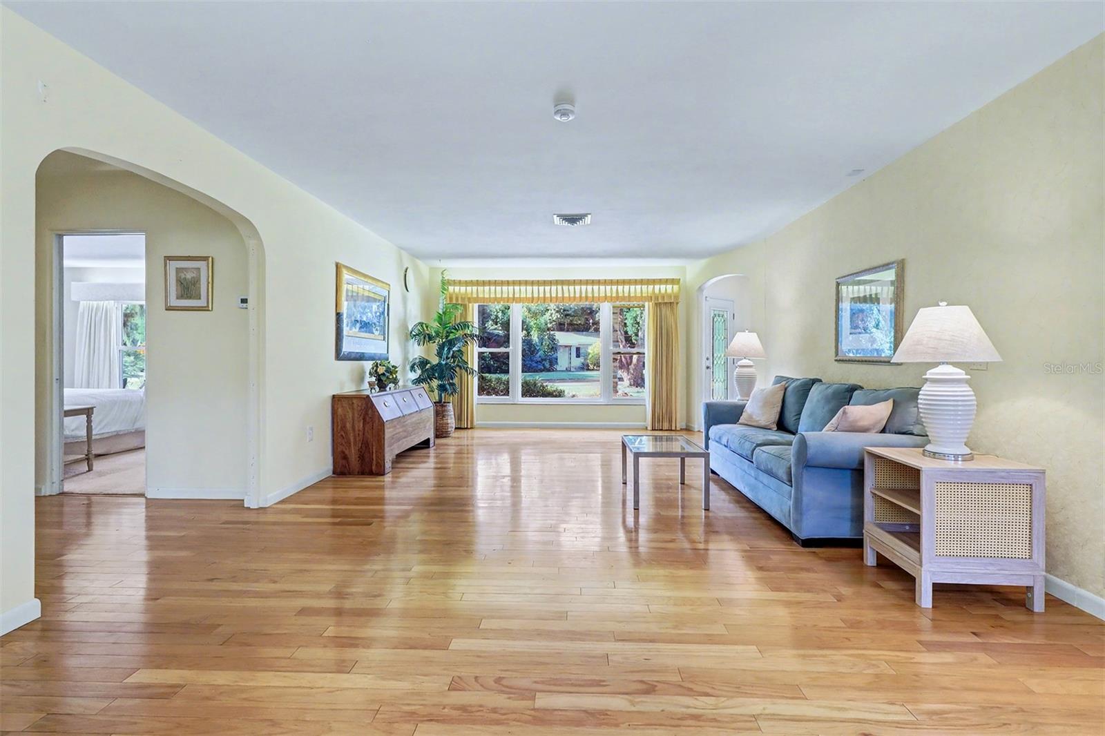 1515 SERPENTINE DR S, ST PETERSBURG, FL, 33705