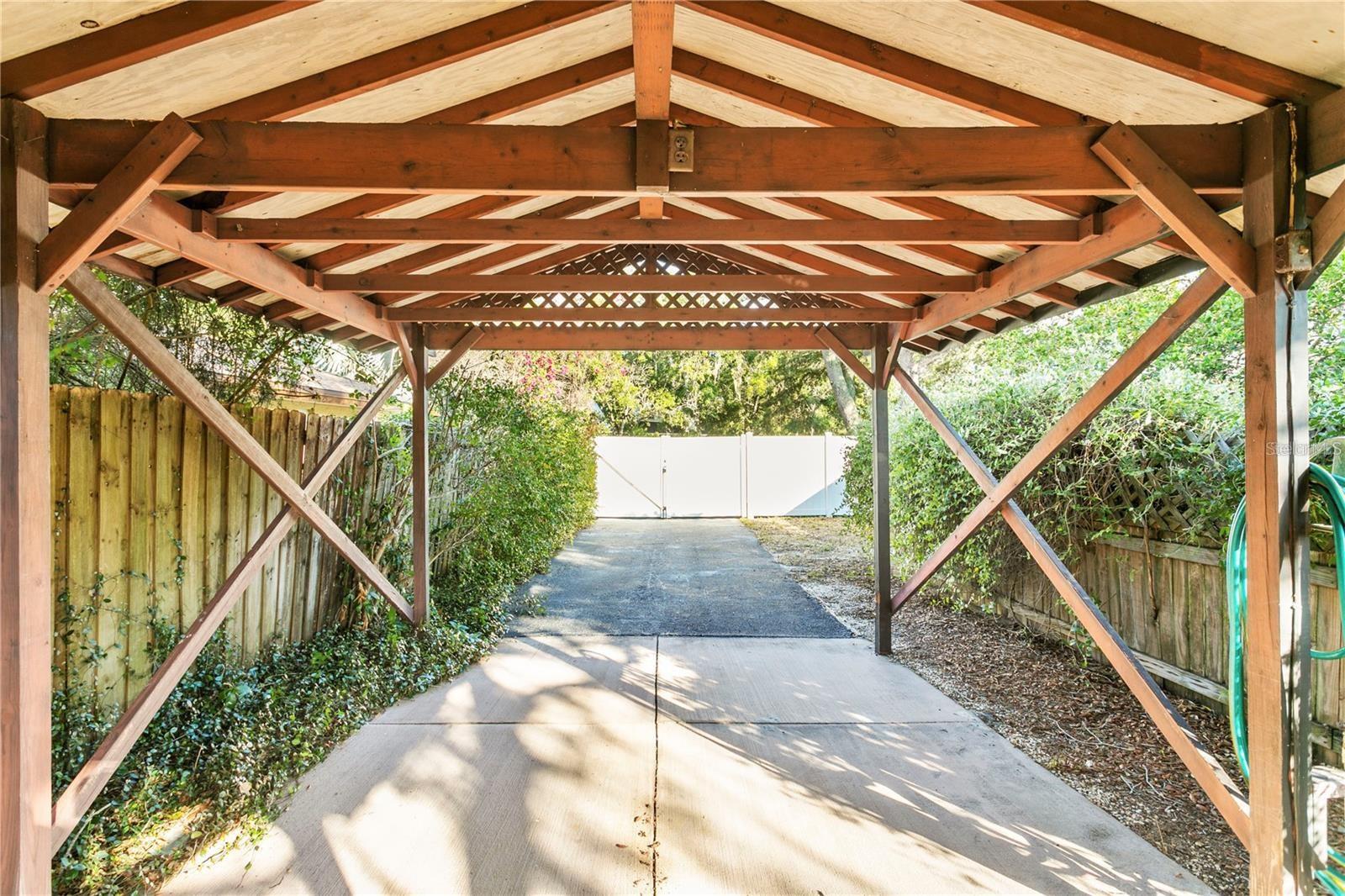 1515 SERPENTINE DR S, ST PETERSBURG, FL, 33705