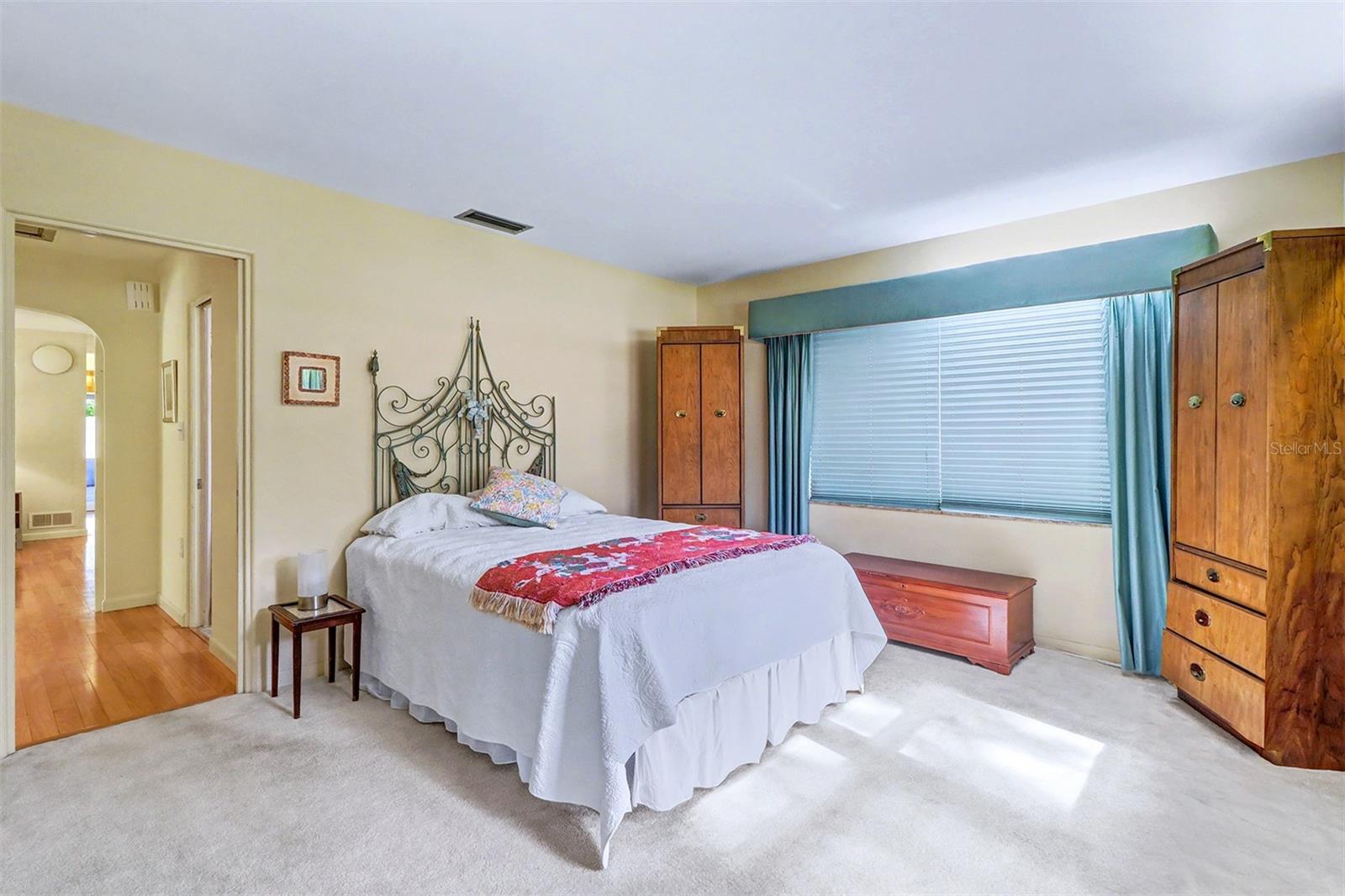 1515 SERPENTINE DR S, ST PETERSBURG, FL, 33705