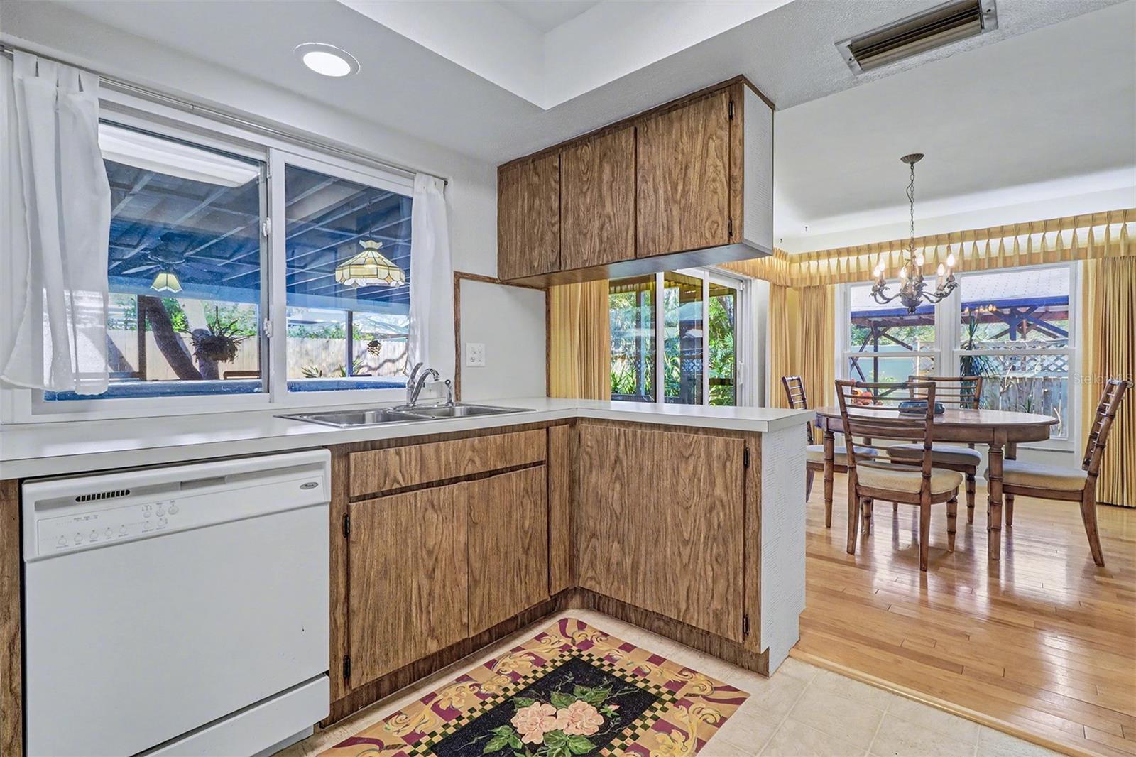 1515 SERPENTINE DR S, ST PETERSBURG, FL, 33705