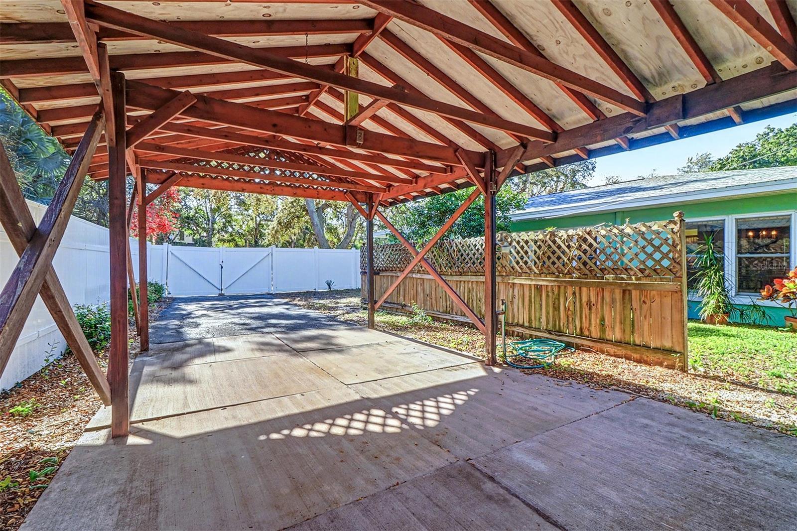 1515 SERPENTINE DR S, ST PETERSBURG, FL, 33705