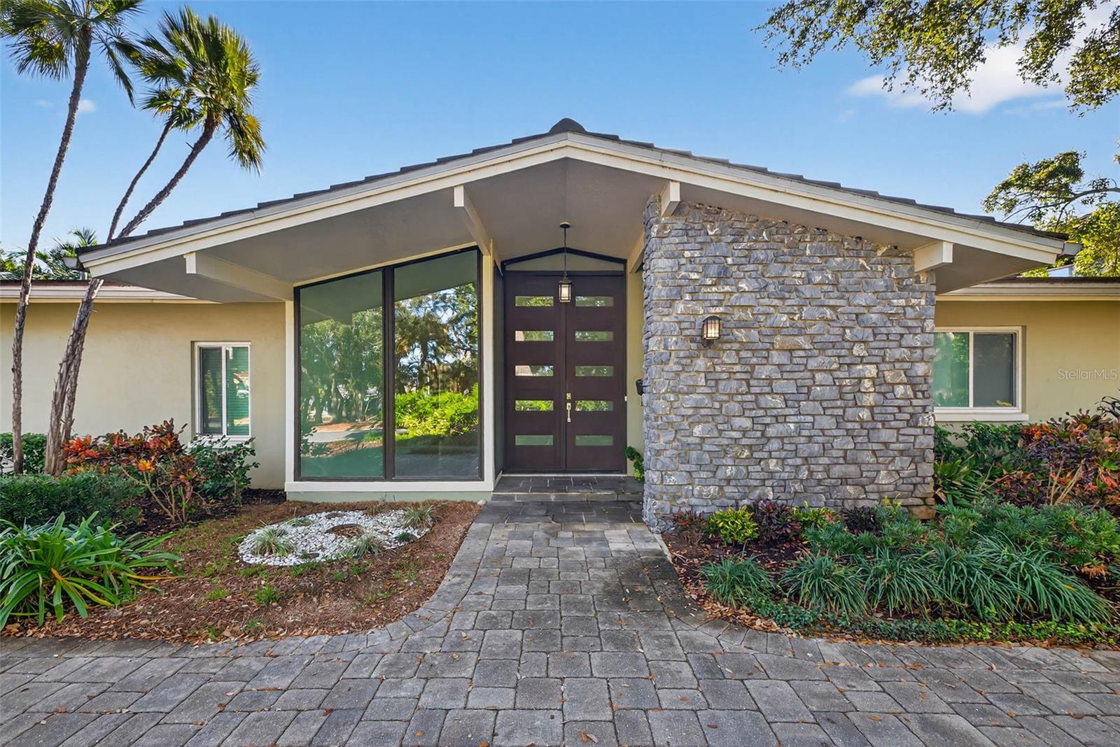 TB8460707 Property Photo