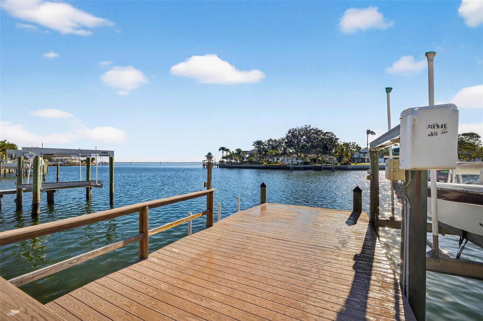 TB8460707 Property Photo