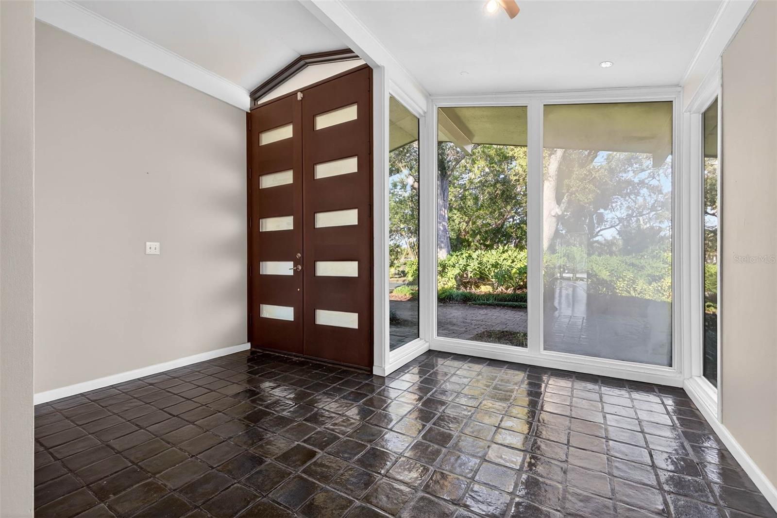 TB8460707 Property Photo