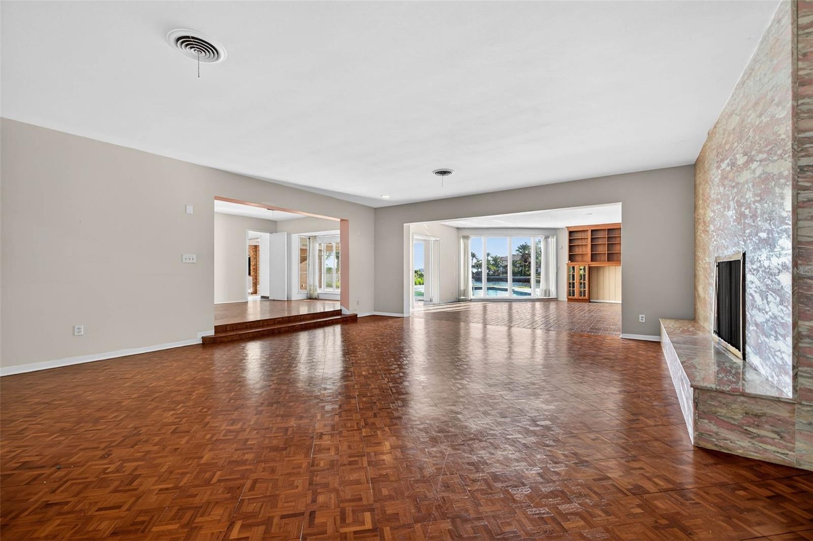 TB8460707 Property Photo