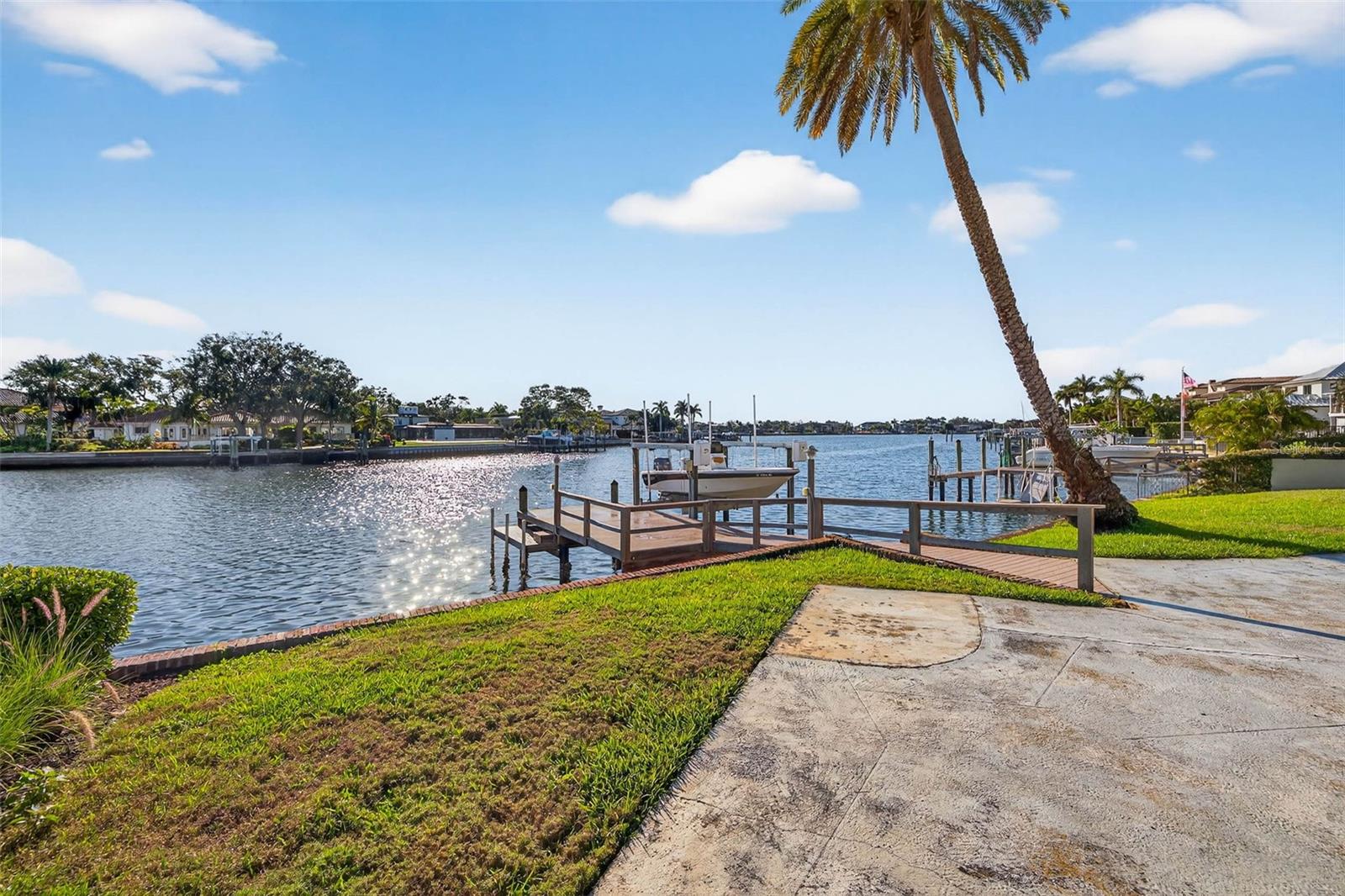 TB8460707 Property Photo