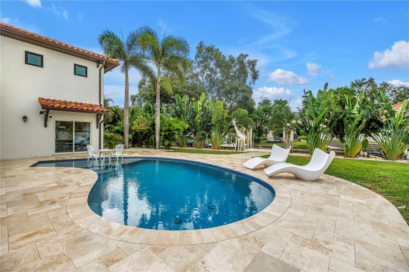 TB8460708 Property Photo