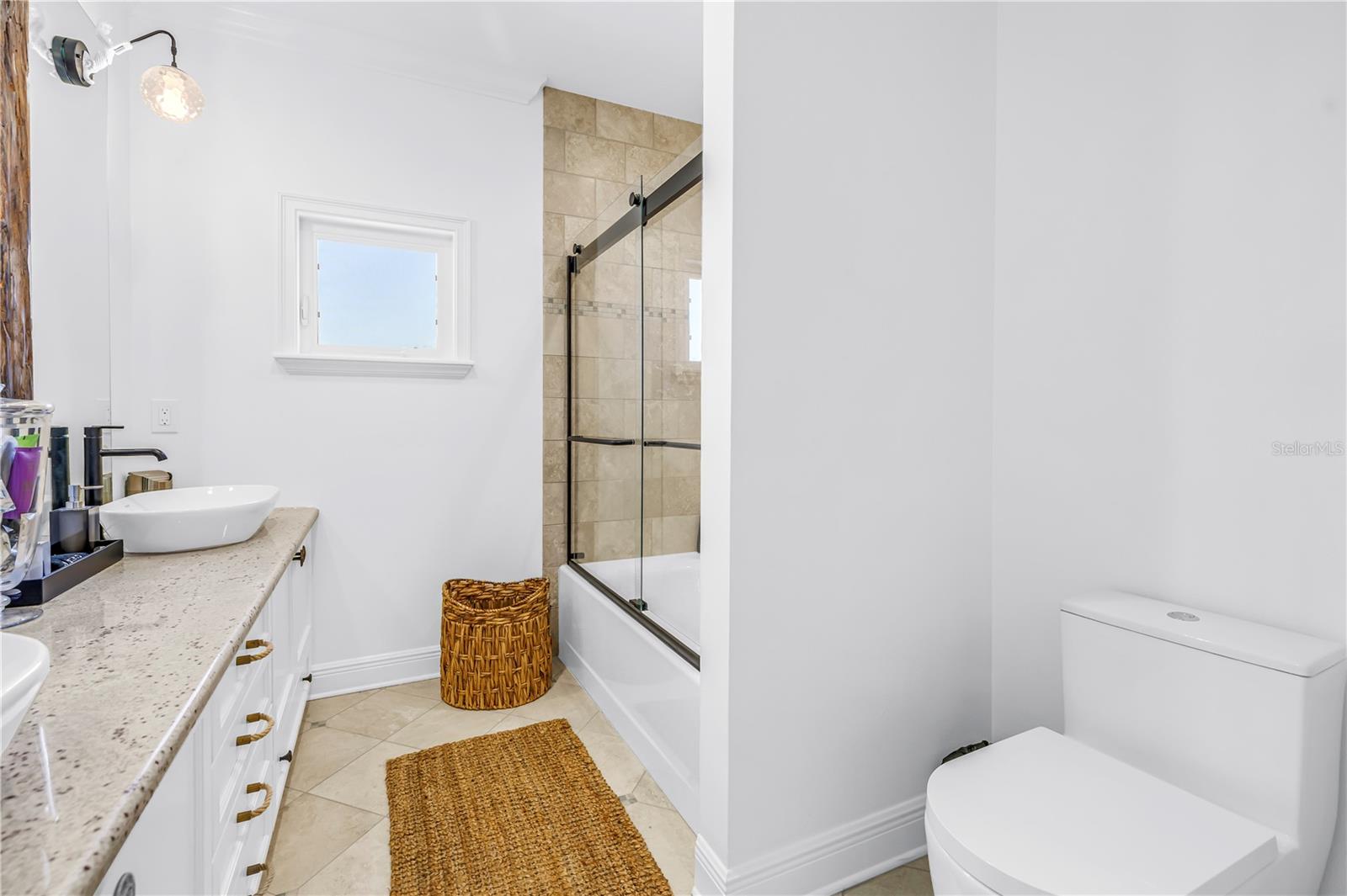 TB8460708 Property Photo