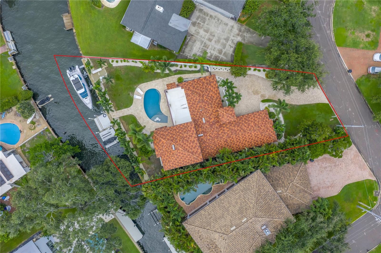 TB8460708 Property Photo