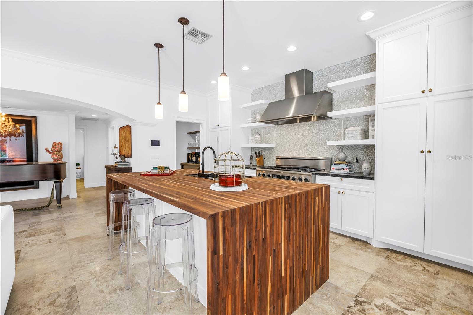 TB8460708 Property Photo