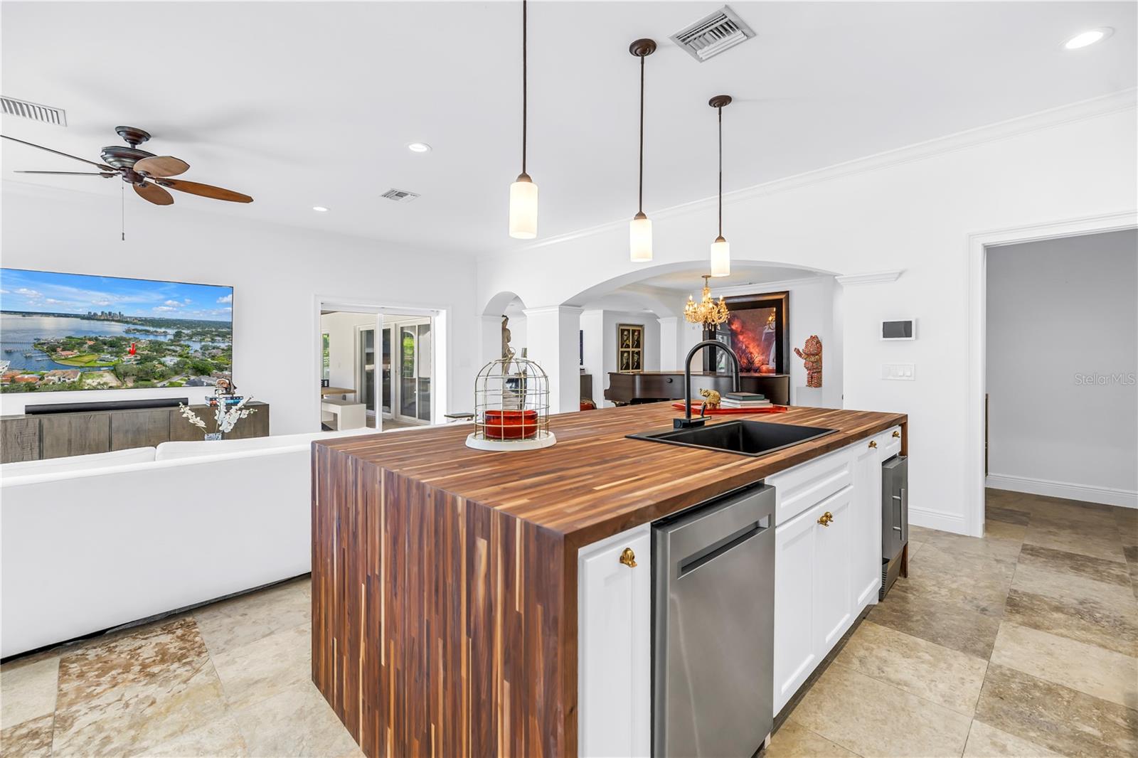 TB8460708 Property Photo