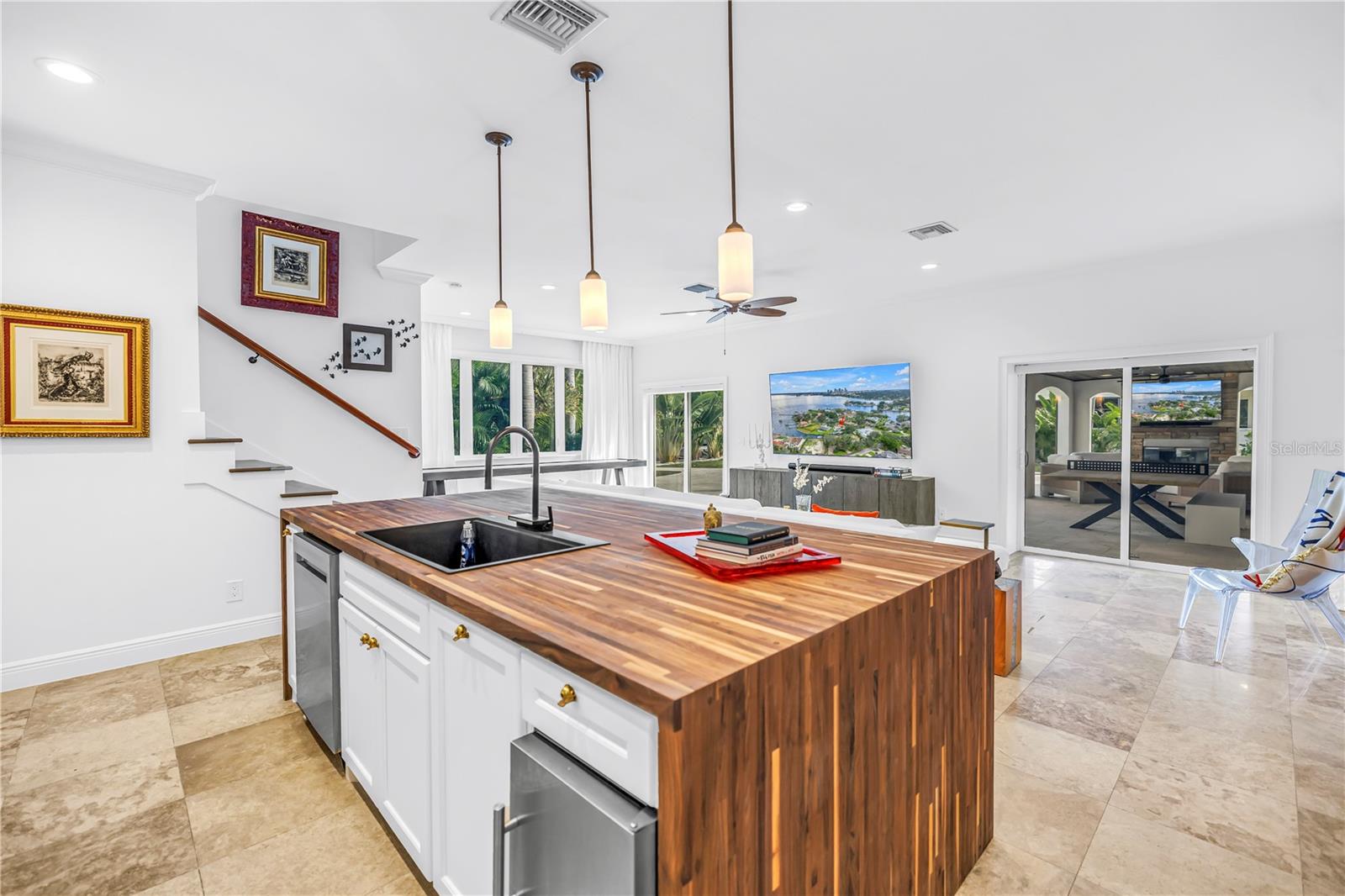 TB8460708 Property Photo