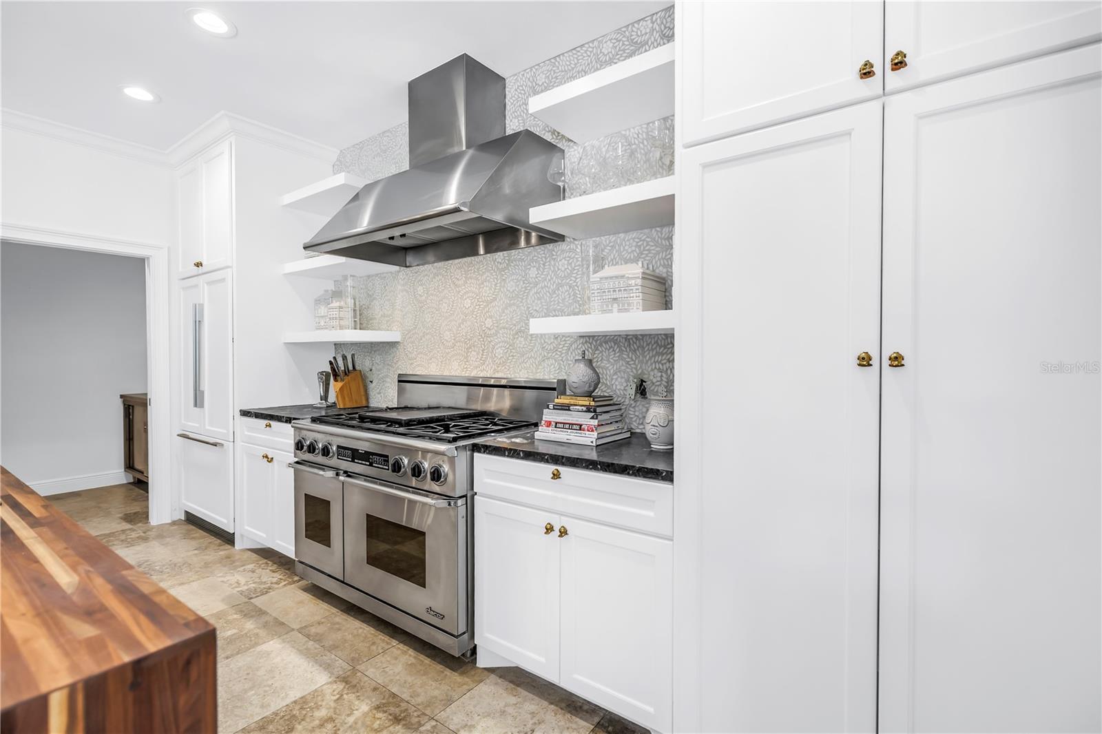 TB8460708 Property Photo