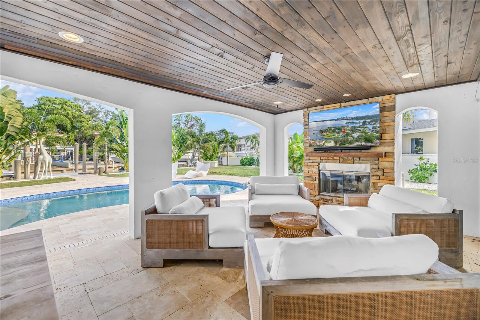 TB8460708 Property Photo