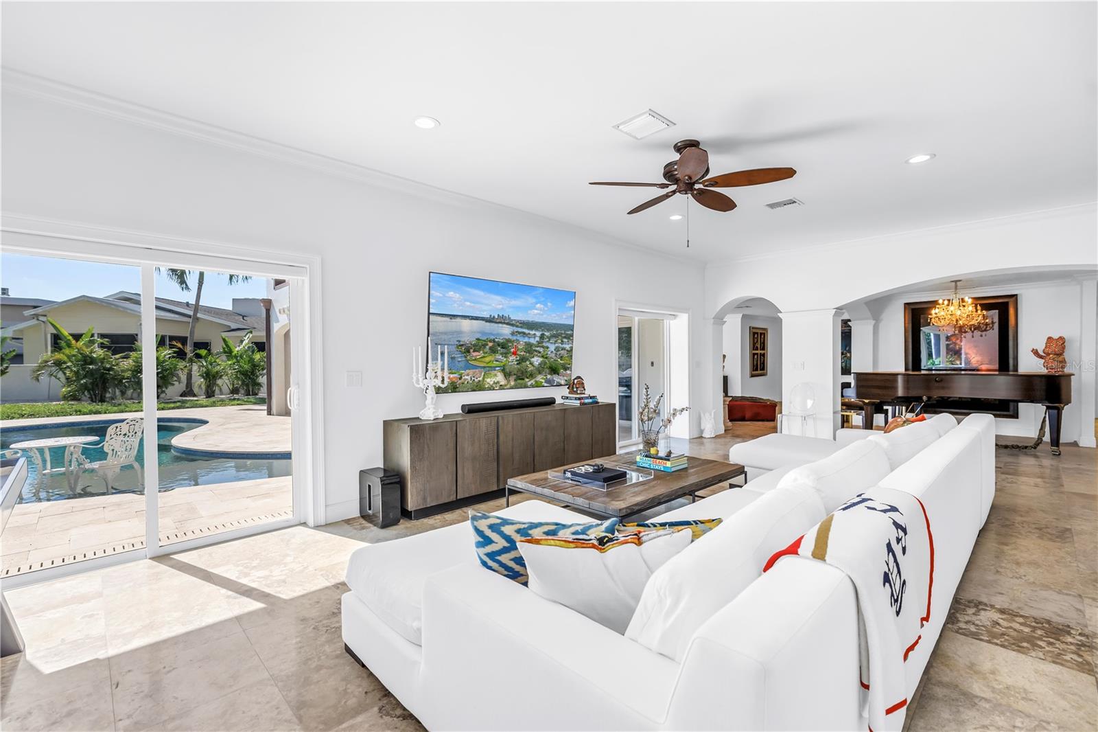 TB8460708 Property Photo