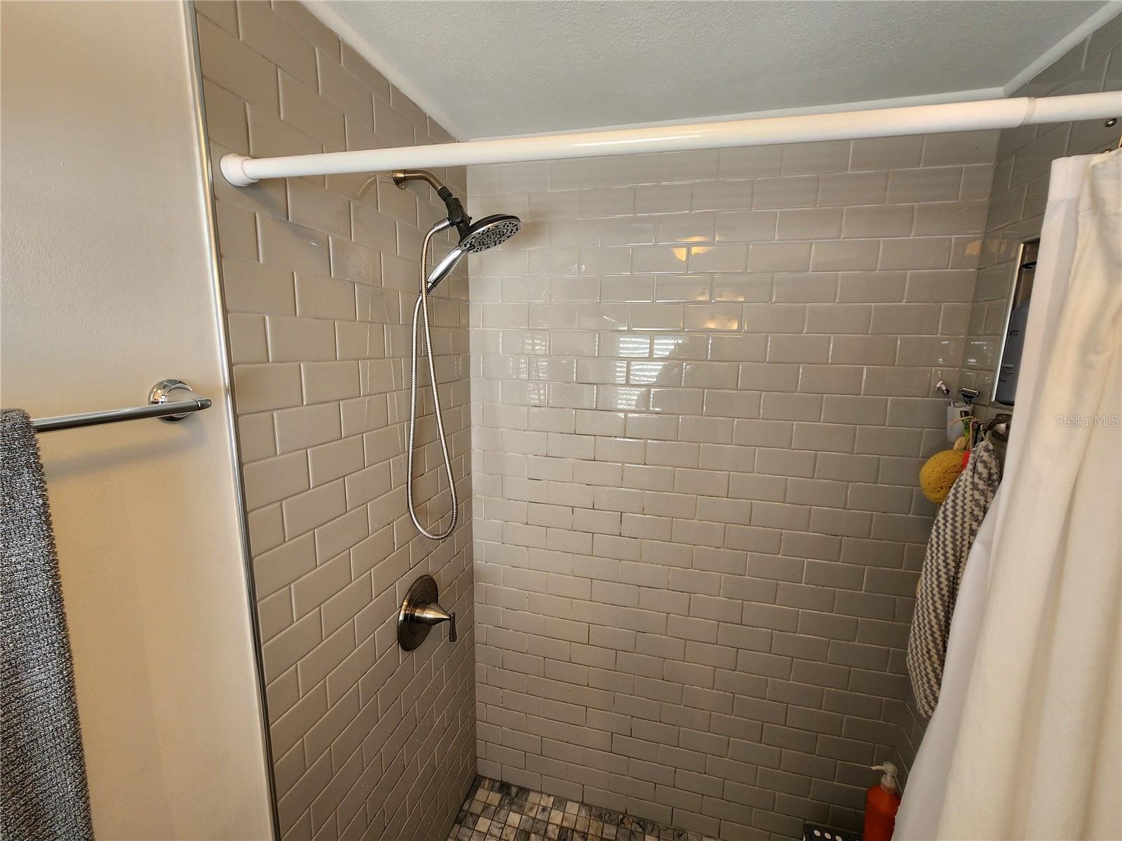 A4676830 Property Photo