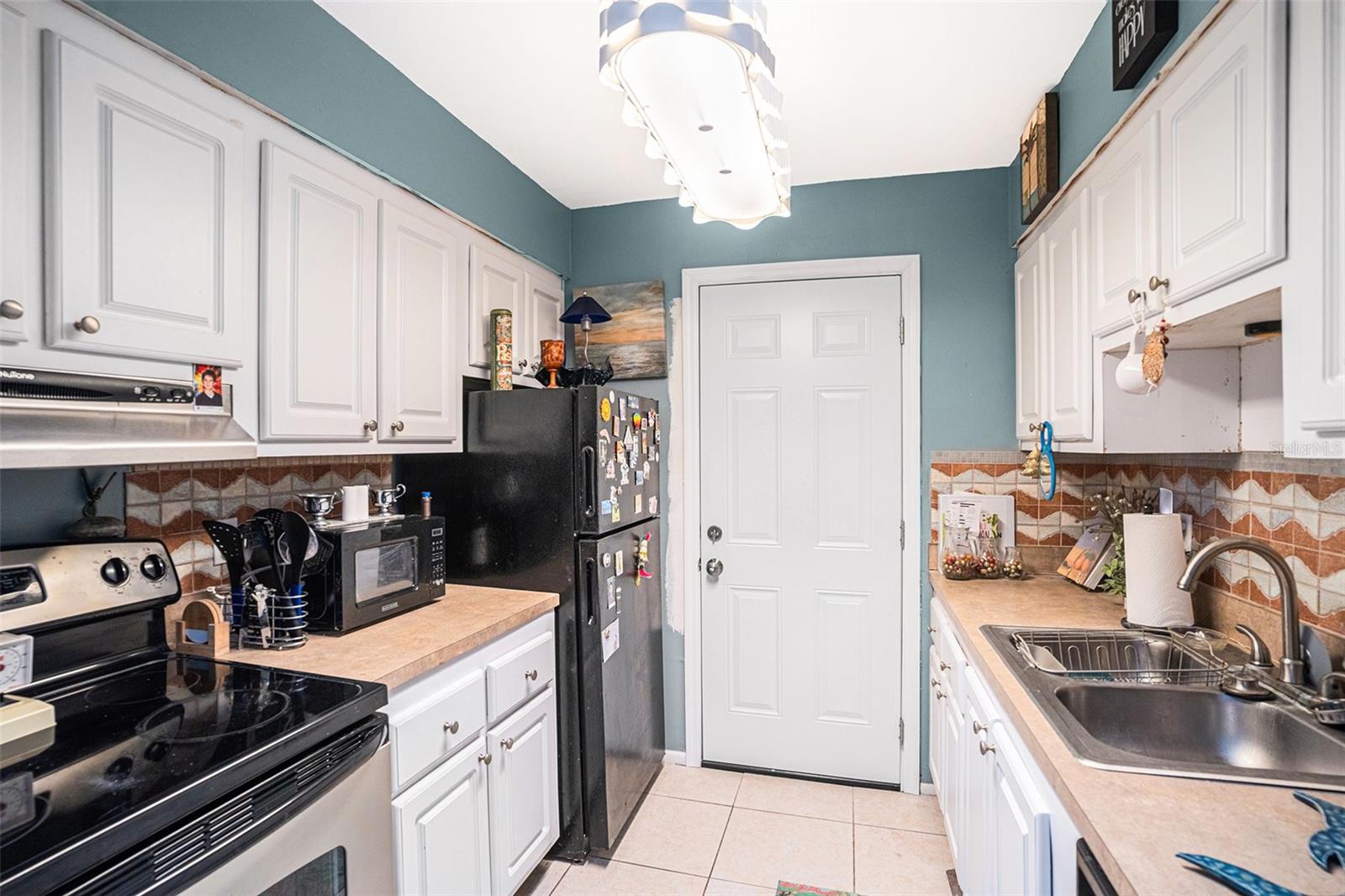 TB8460716 Property Photo