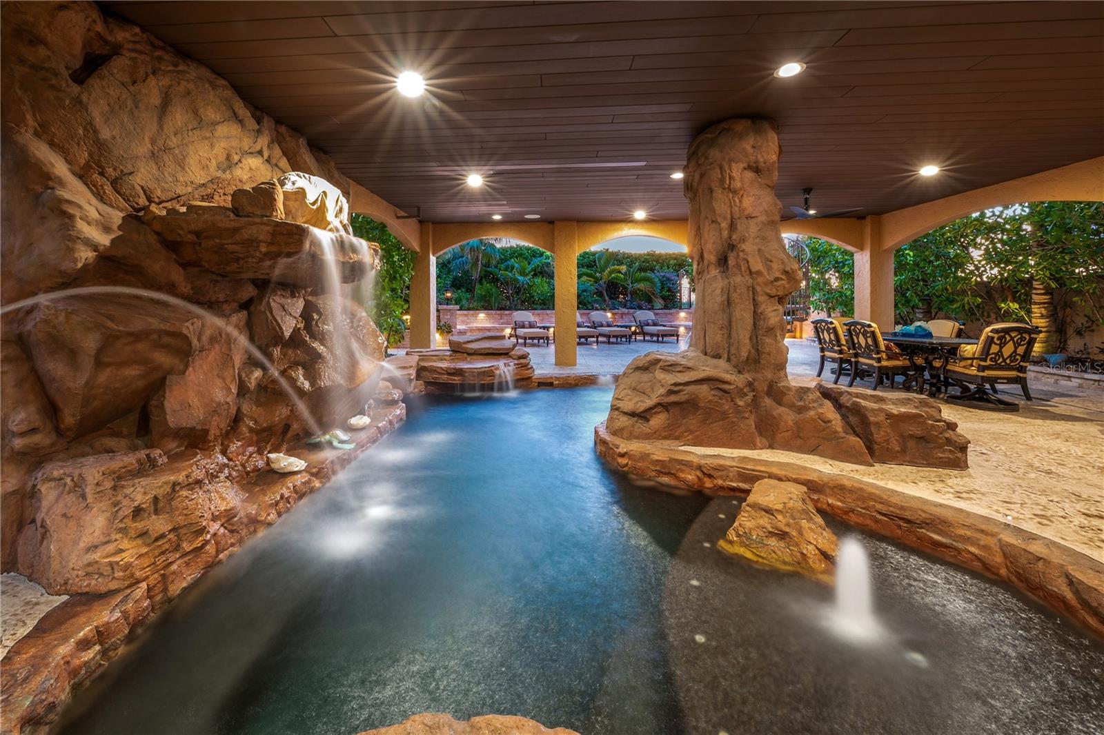 A4676858 Property Photo