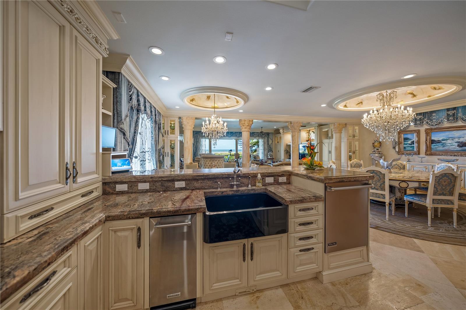 A4676858 Property Photo