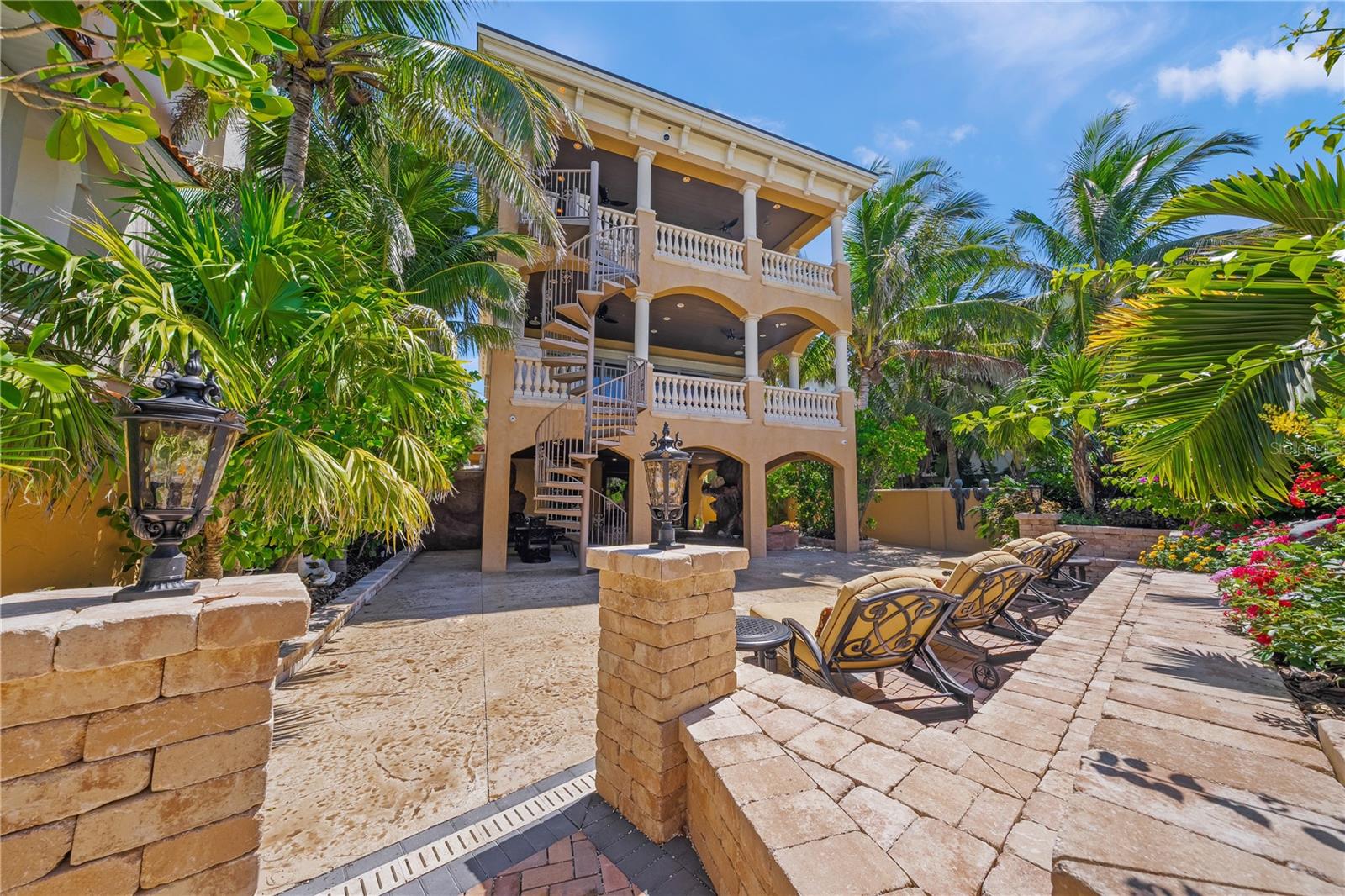 A4676858 Property Photo