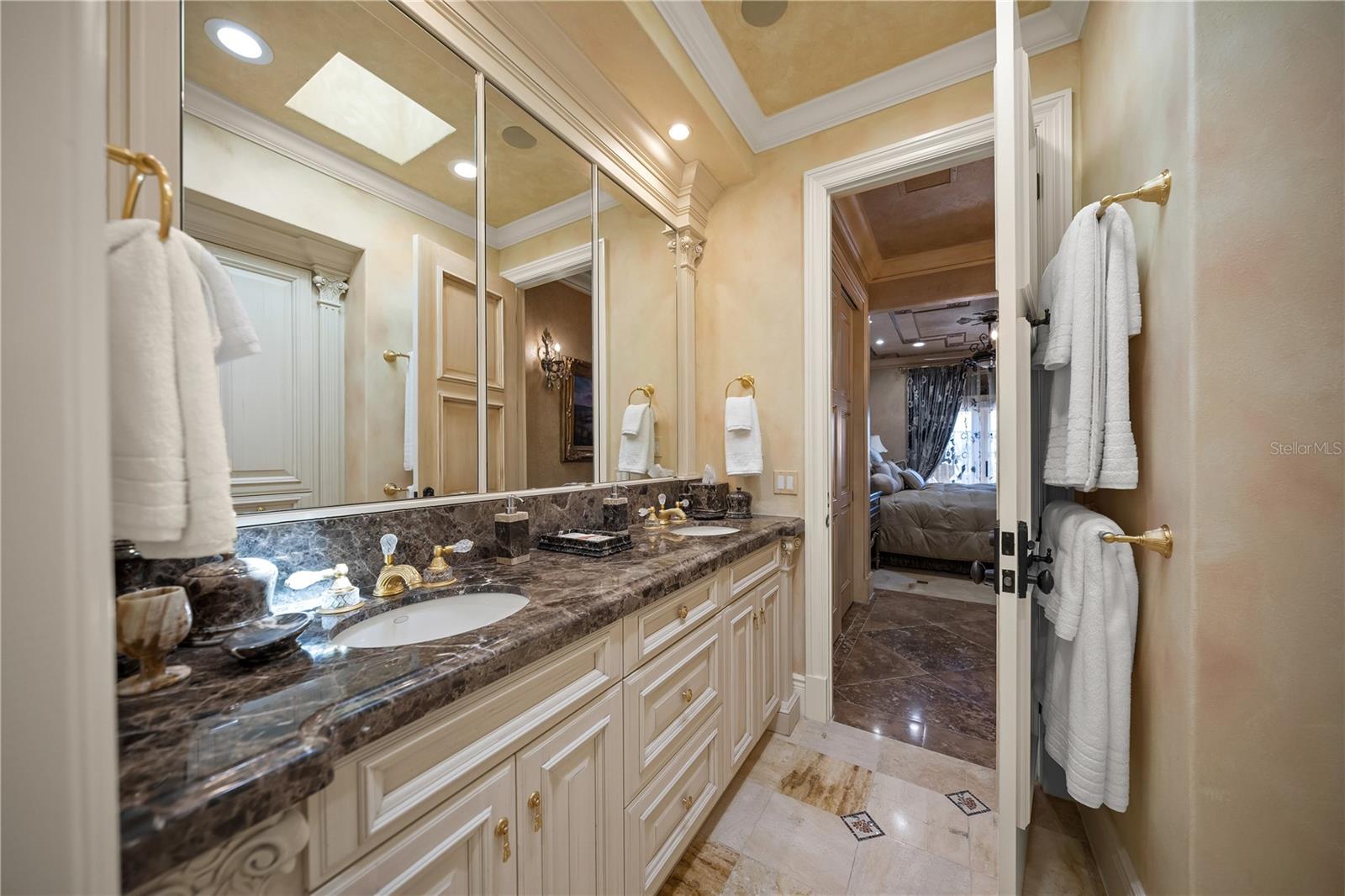 A4676858 Property Photo