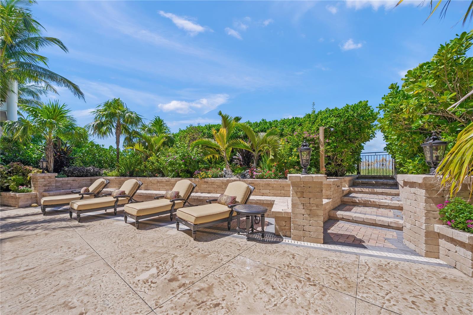 A4676858 Property Photo