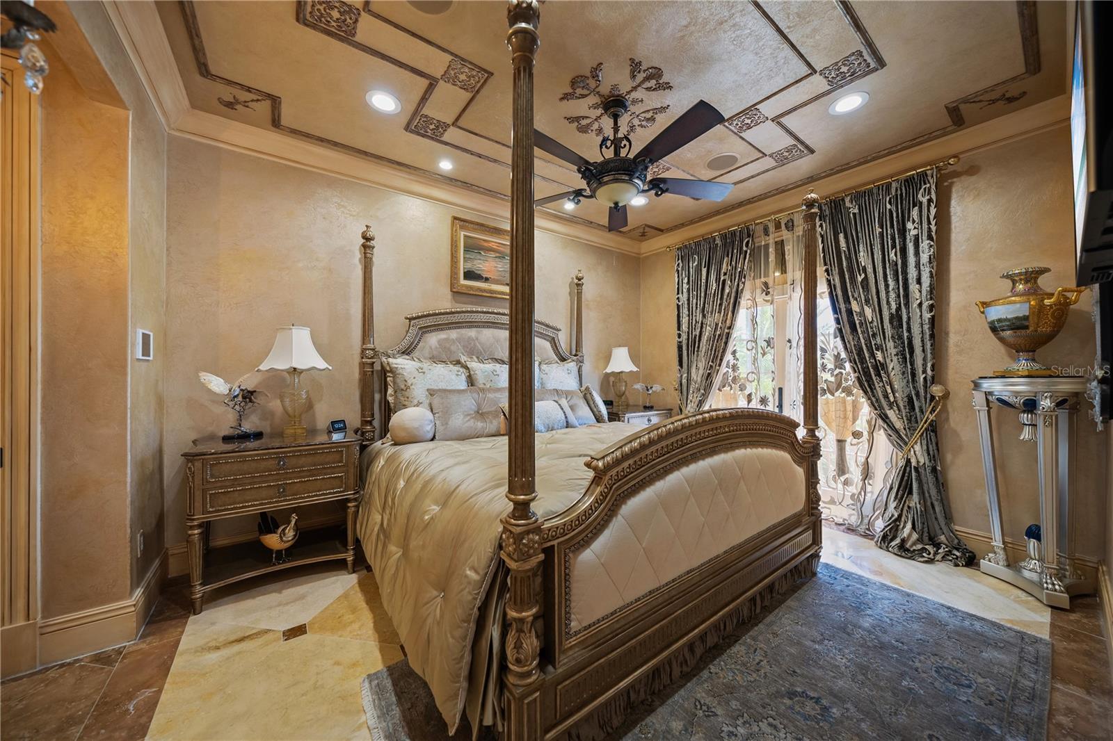 A4676858 Property Photo