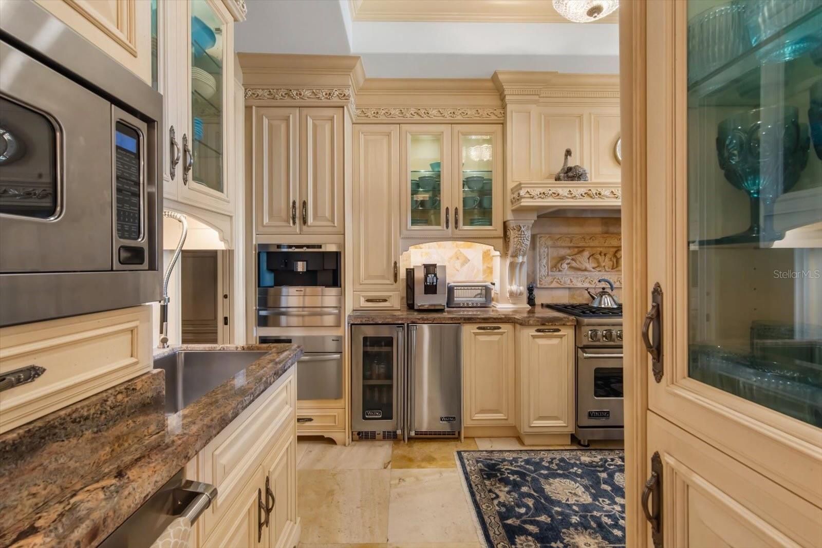 A4676858 Property Photo