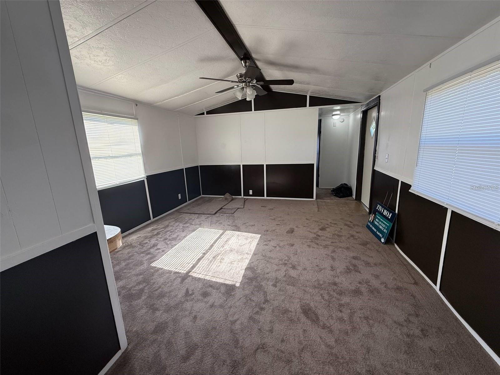 W7881773 Property Photo