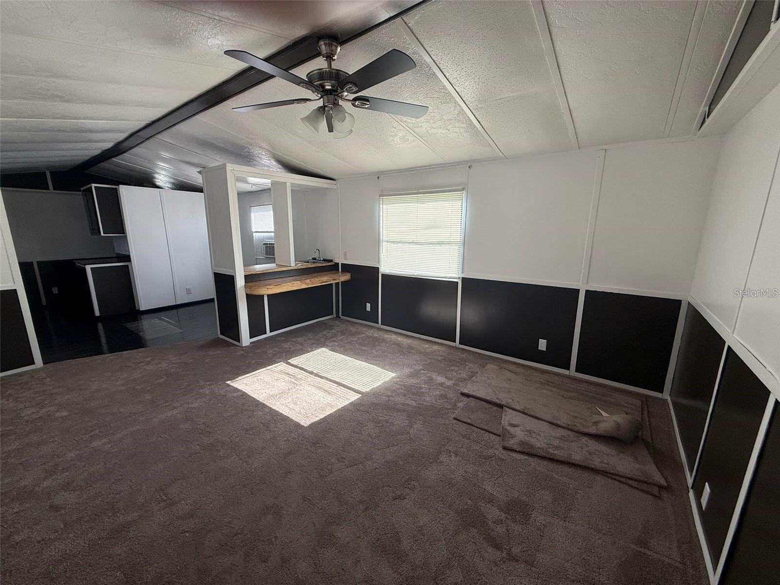 W7881773 Property Photo