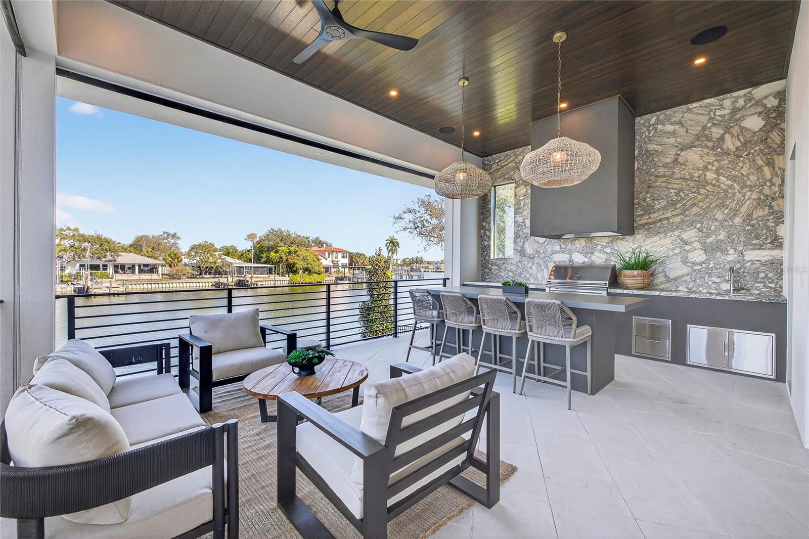 TB8460811 Property Photo