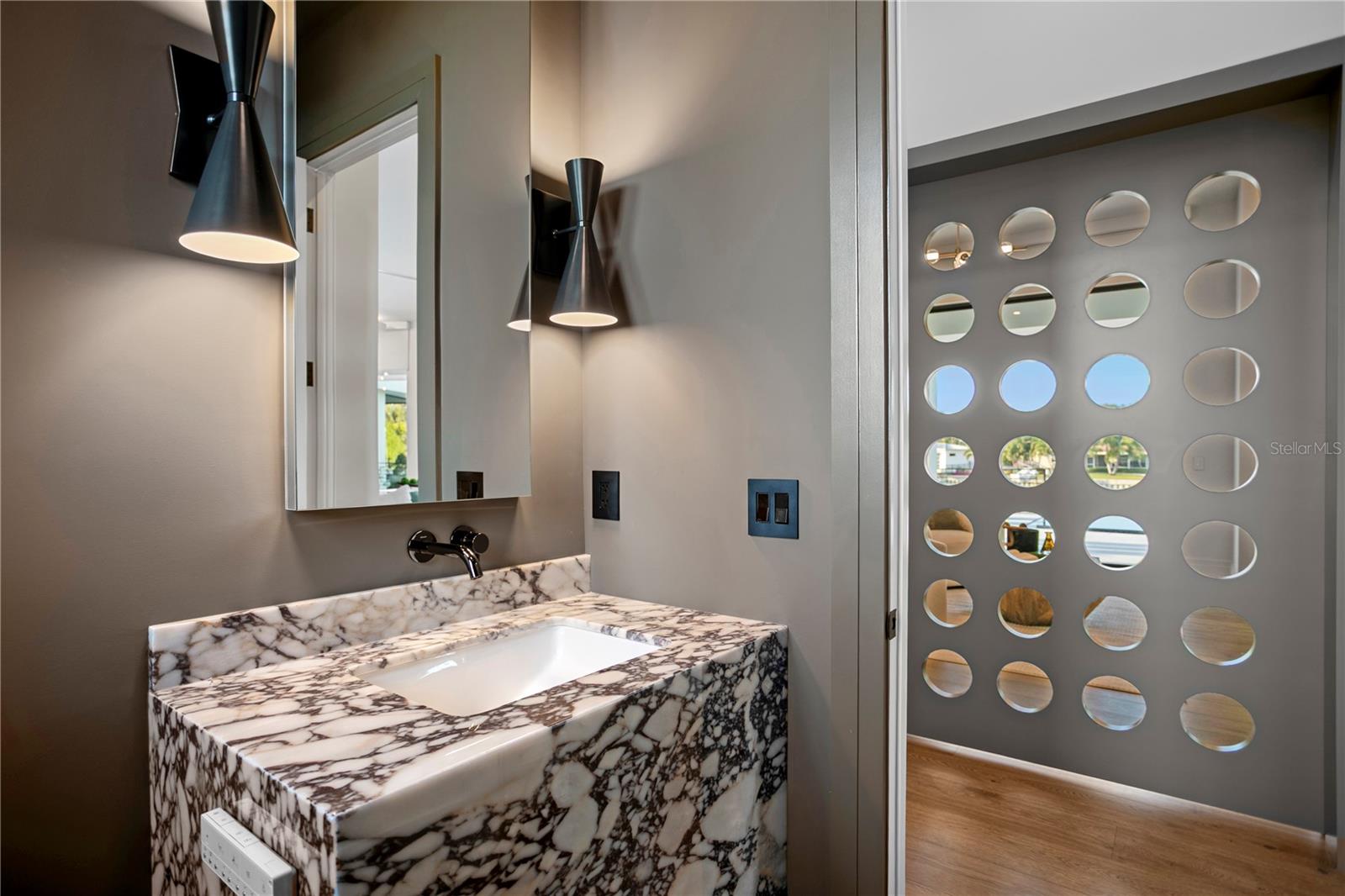 TB8460811 Property Photo