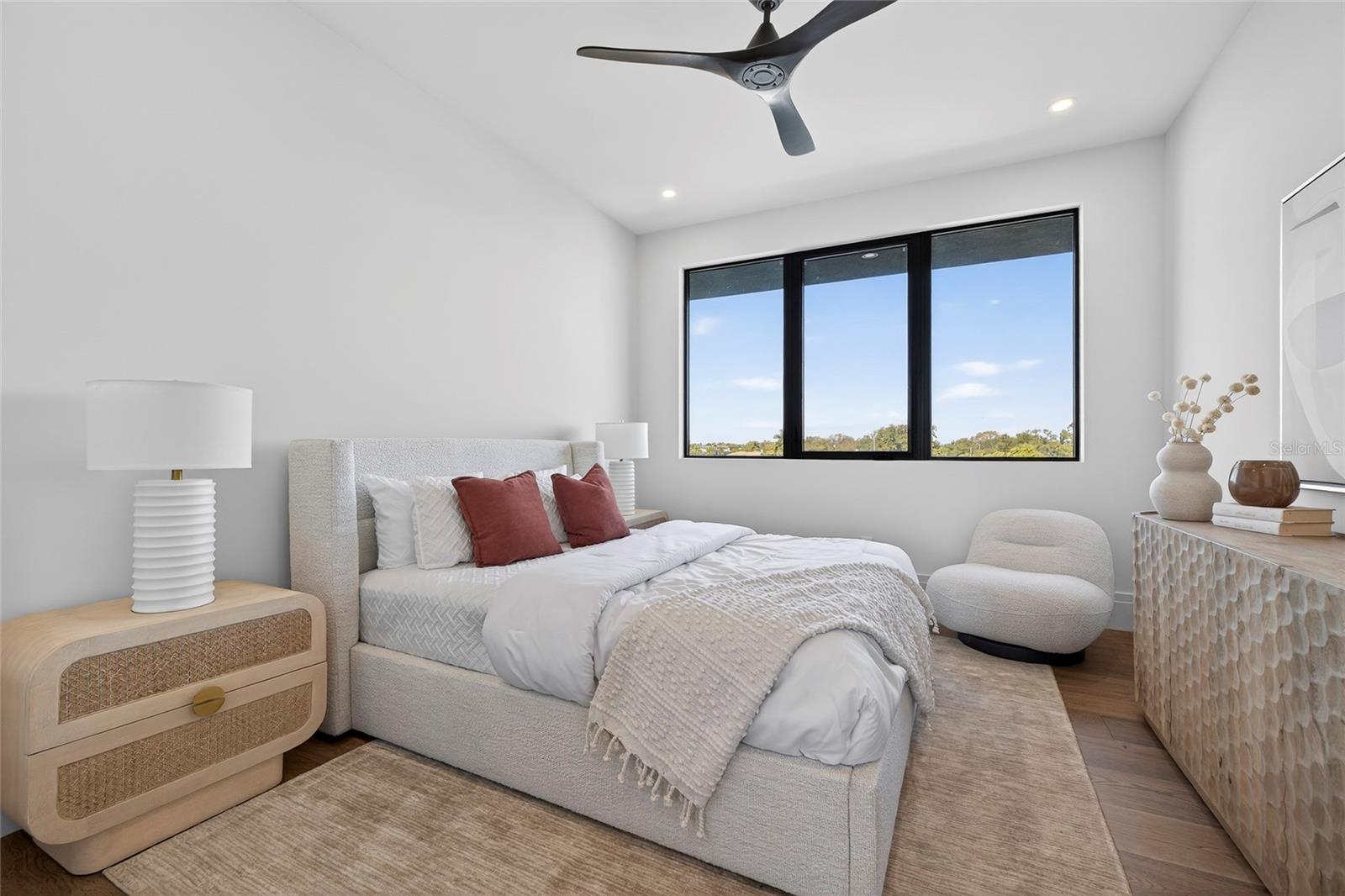 TB8460811 Property Photo