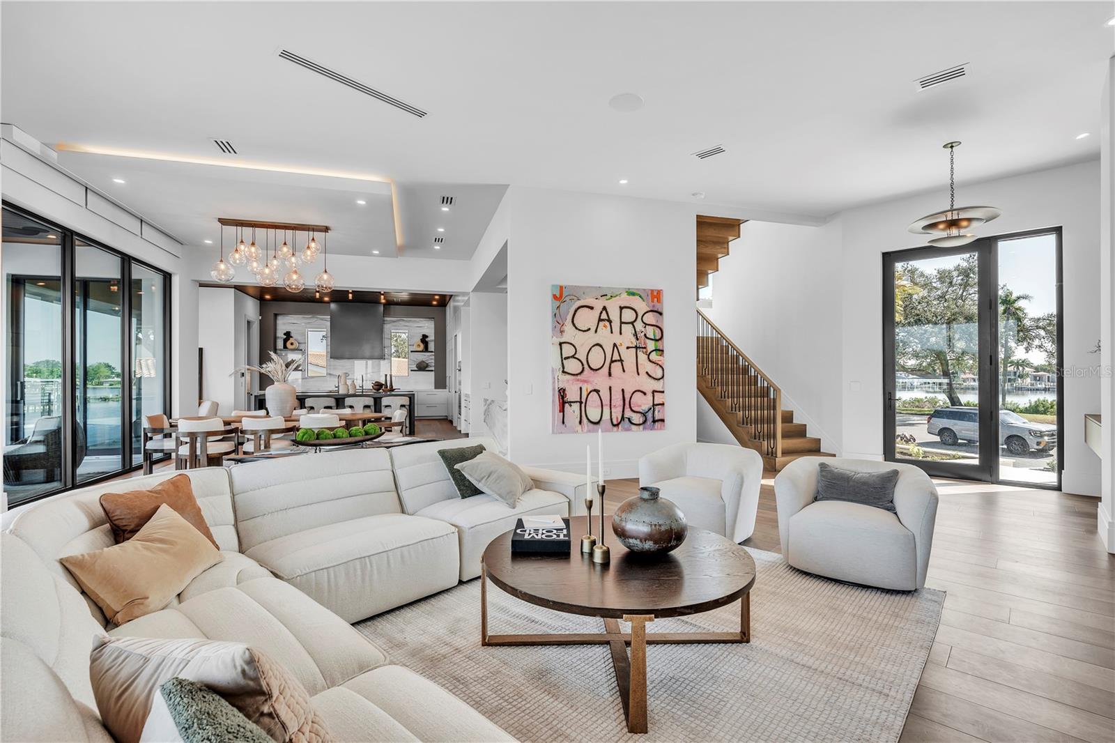 TB8460811 Property Photo