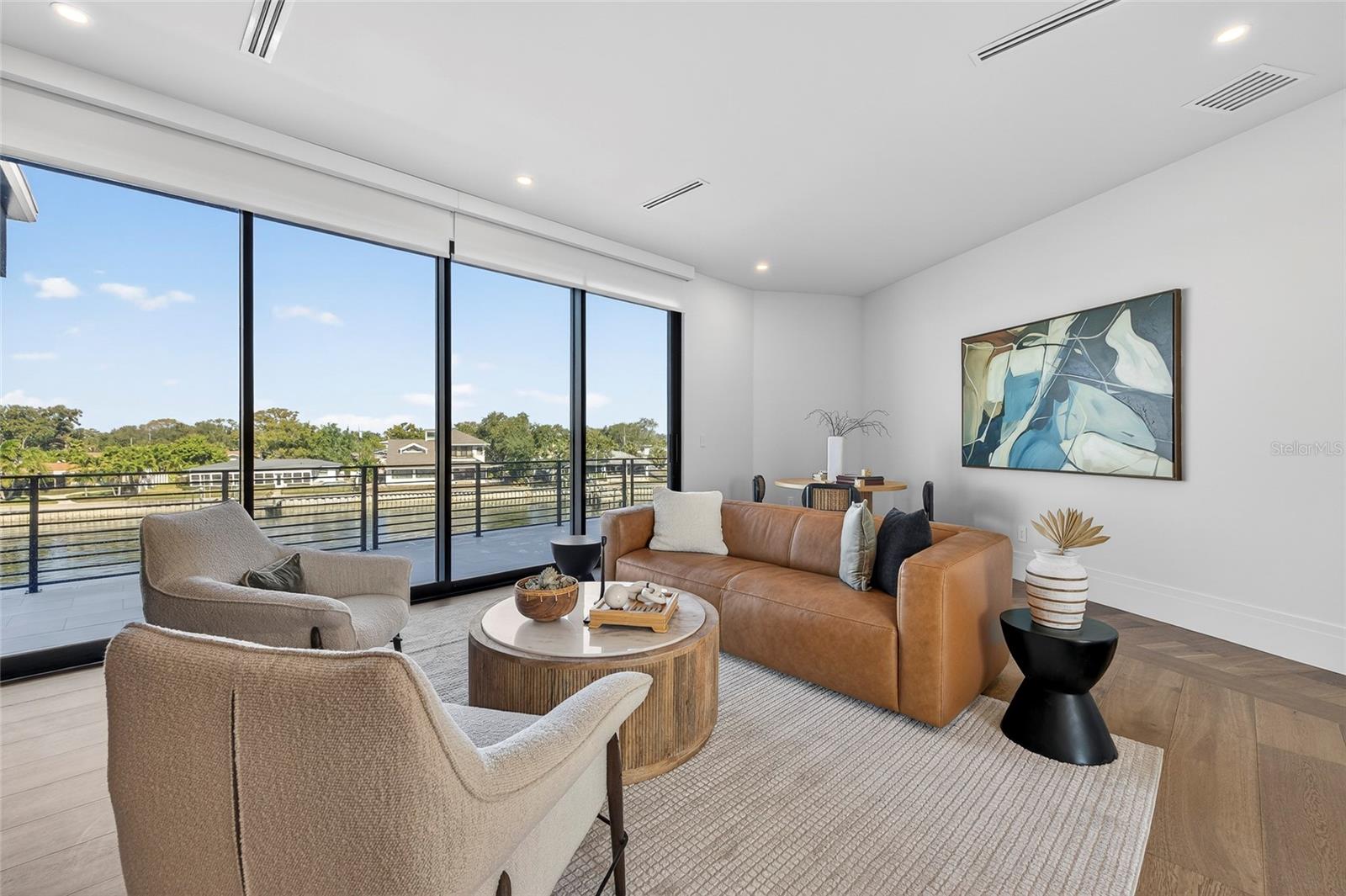 TB8460811 Property Photo