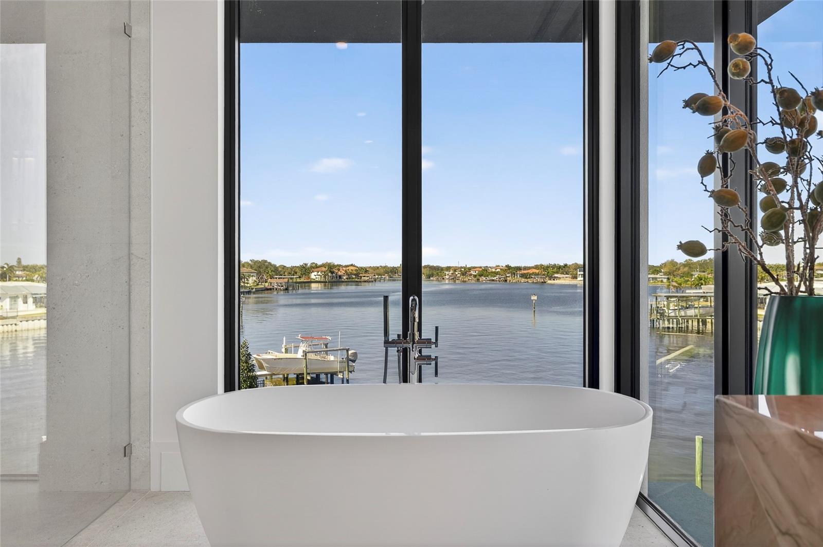 TB8460811 Property Photo