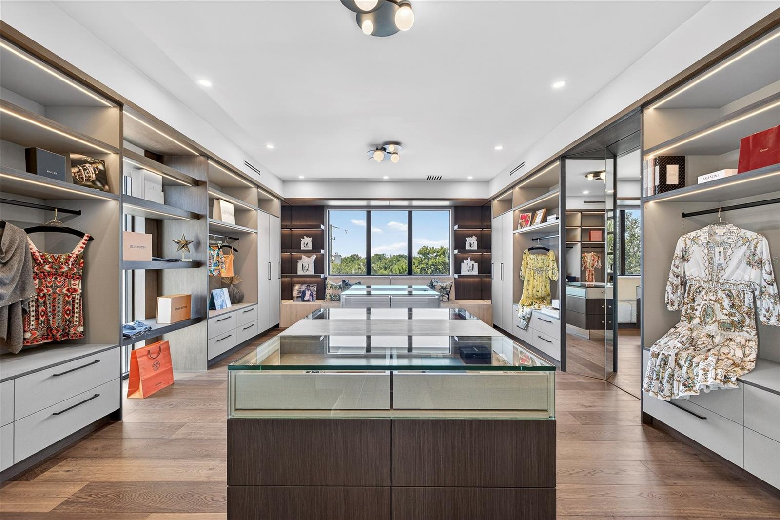 TB8460811 Property Photo