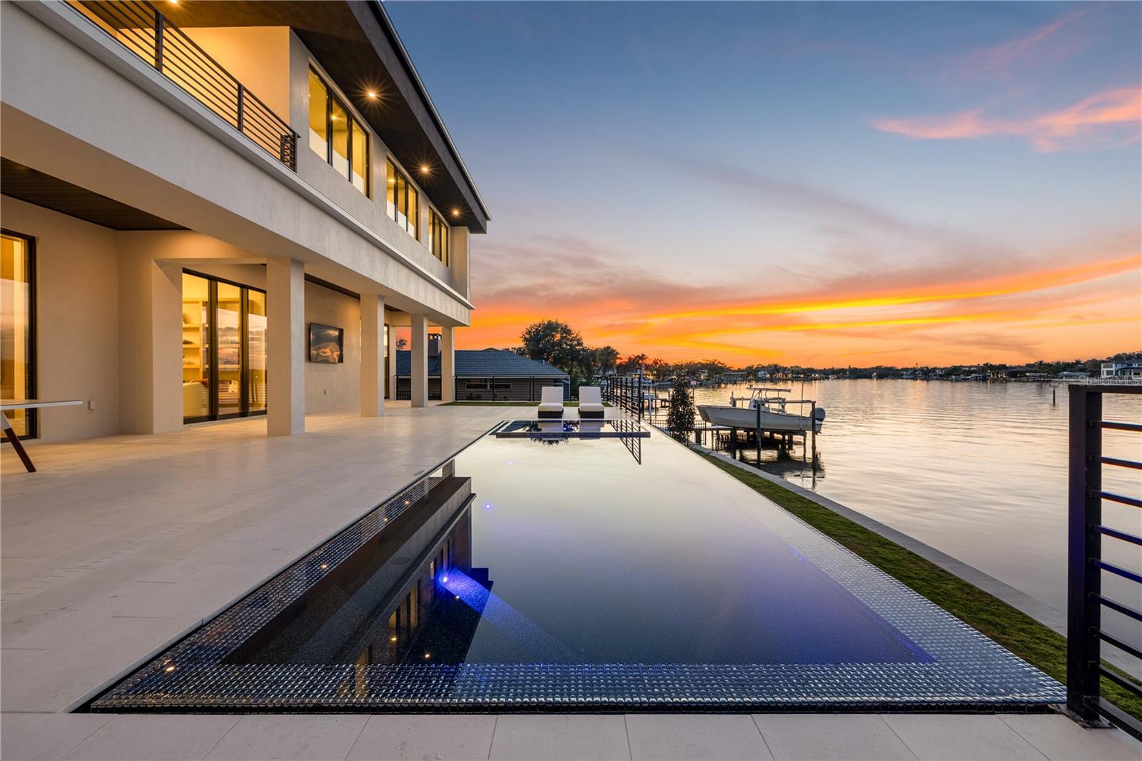 TB8460811 Property Photo