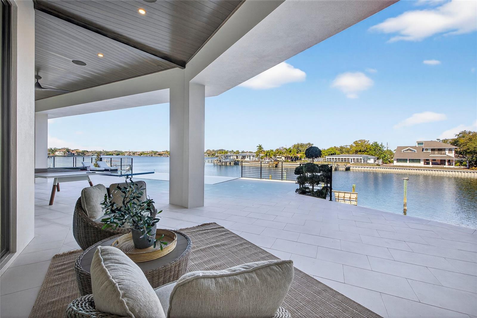 TB8460811 Property Photo