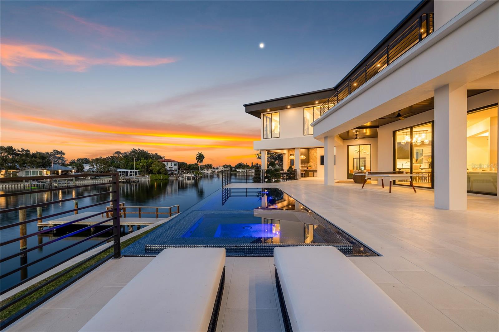 TB8460811 Property Photo