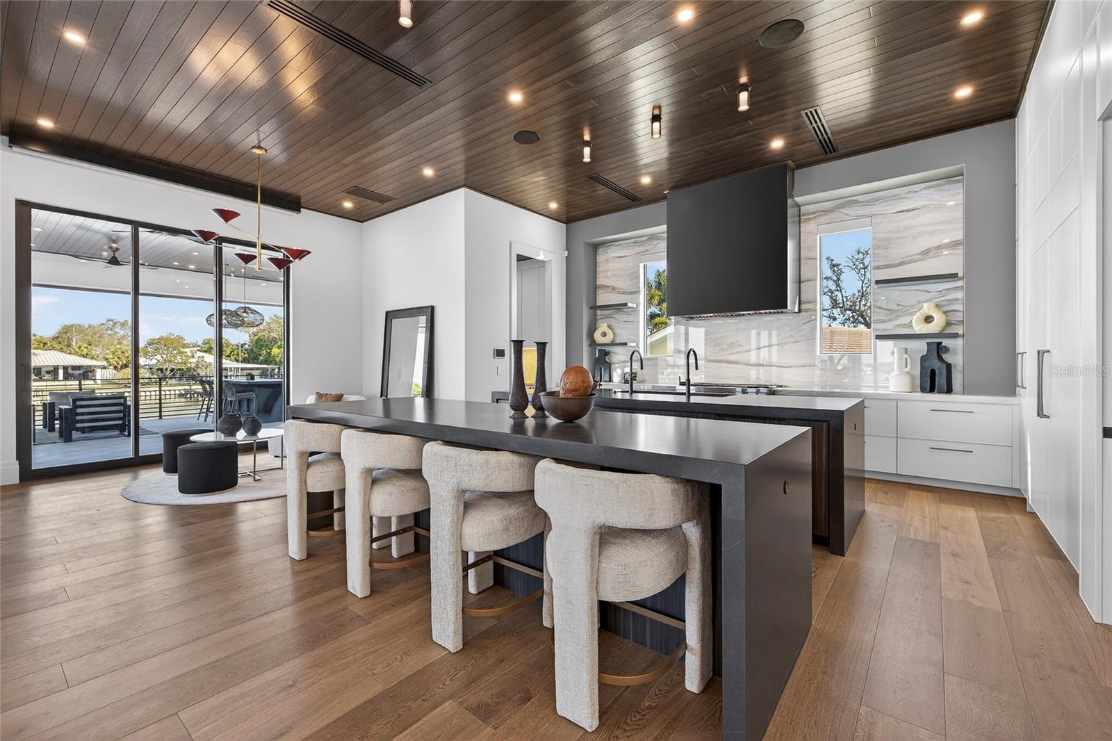 TB8460811 Property Photo