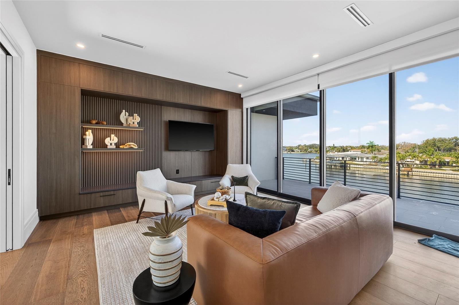 TB8460811 Property Photo