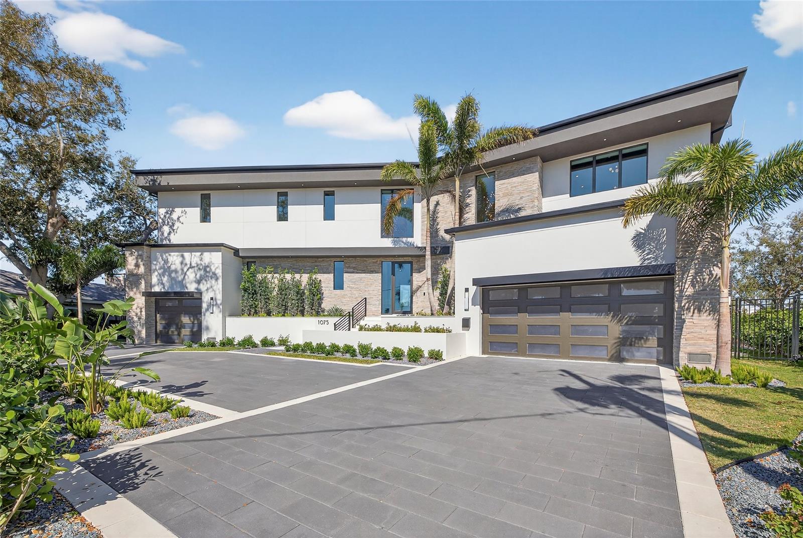 TB8460811 Property Photo