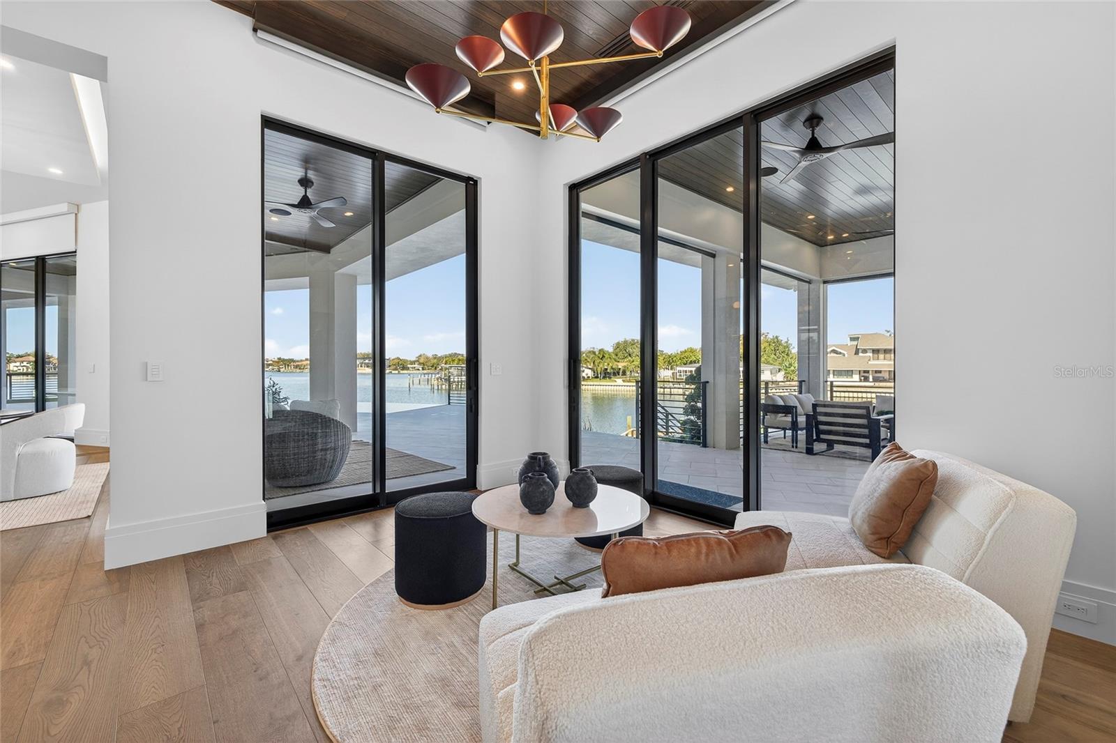 TB8460811 Property Photo