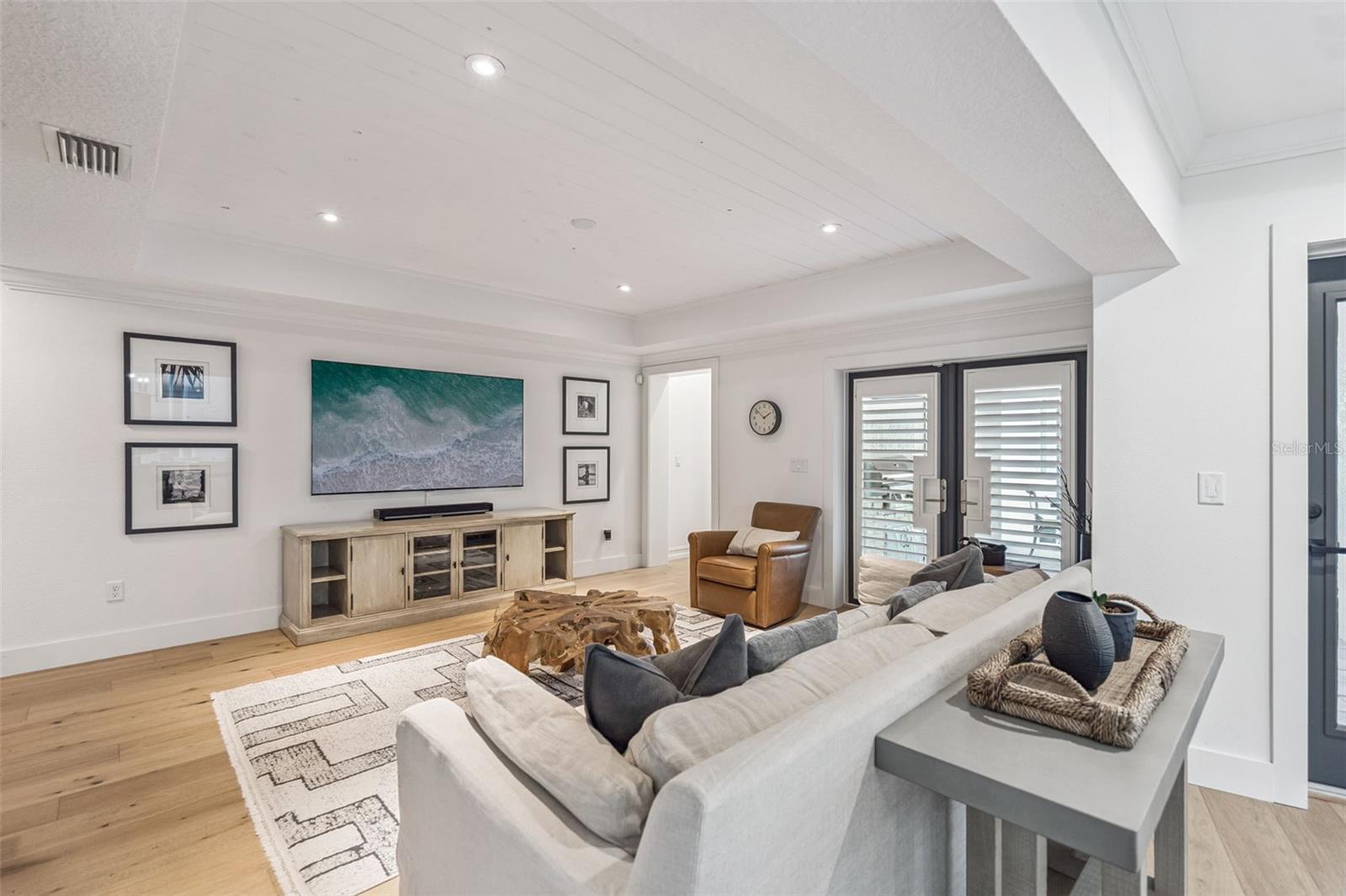 O6370886 Property Photo