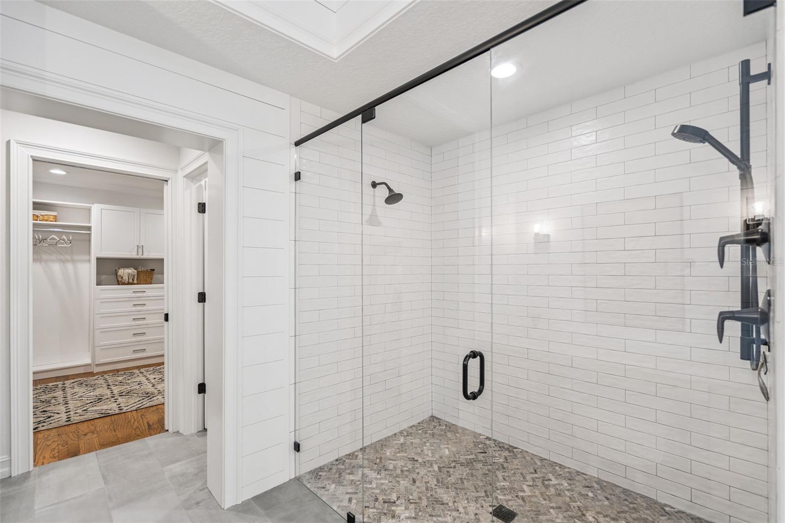 O6370886 Property Photo