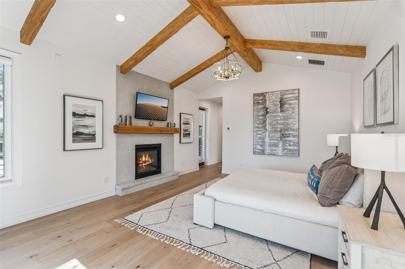 O6370886 Property Photo