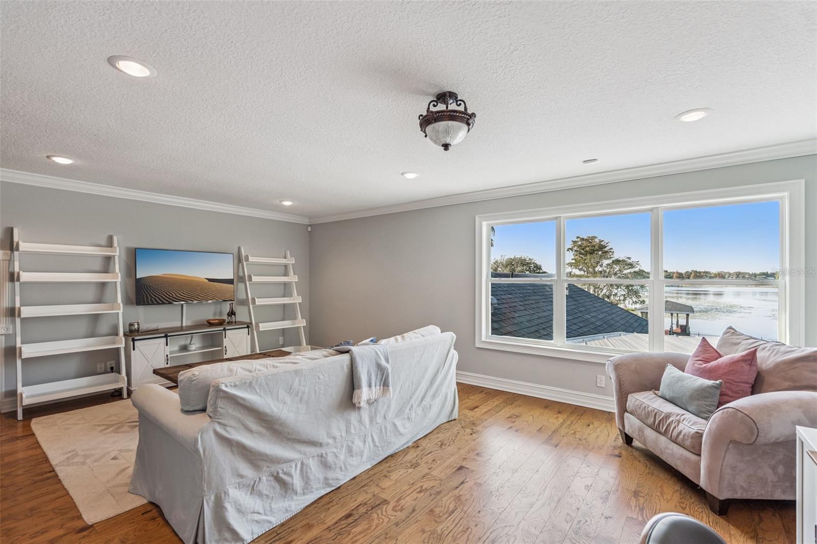 O6370886 Property Photo