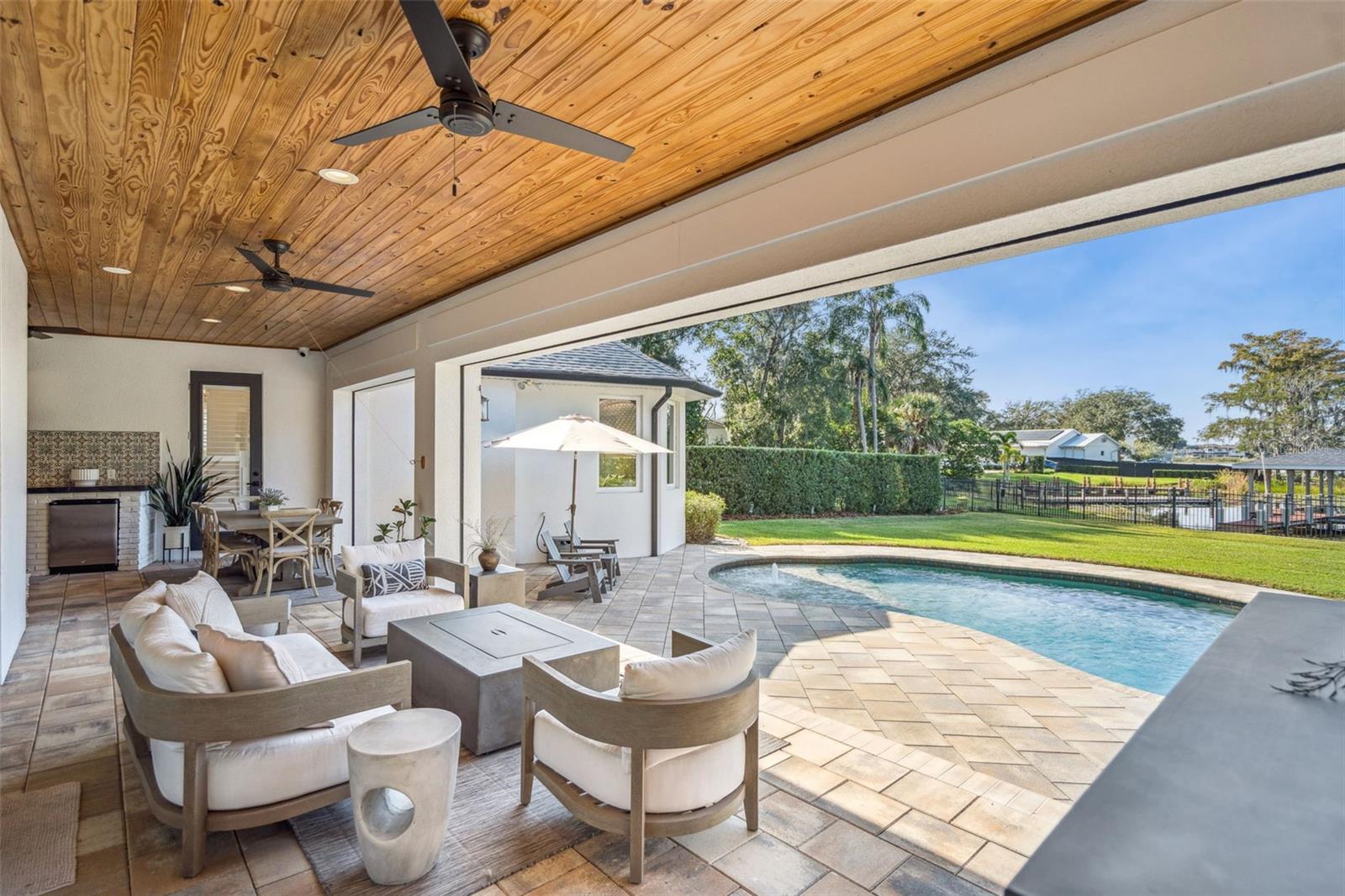 O6370886 Property Photo