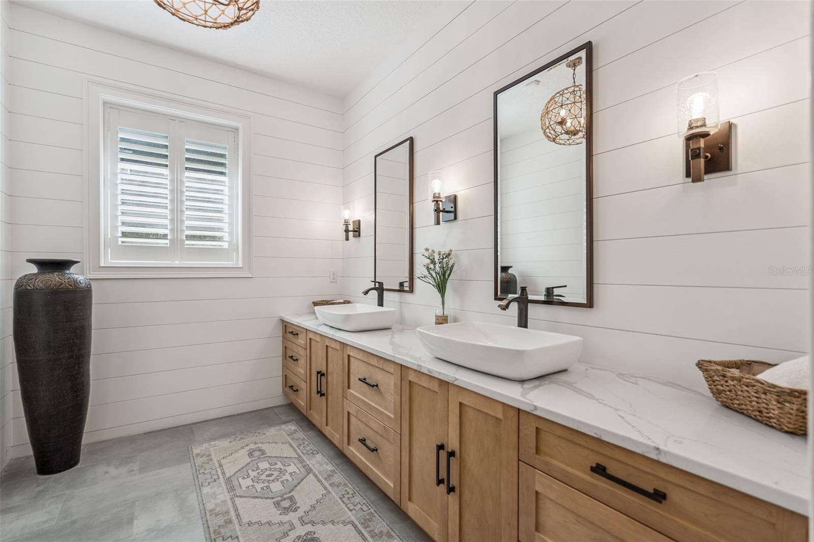 O6370886 Property Photo